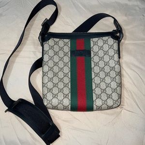 Gucci Crossbody bag 💕